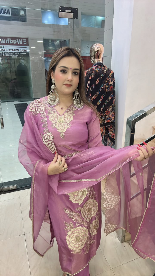 Mauve shimmer crepe suit with 3D floral work and organza dupatta close view