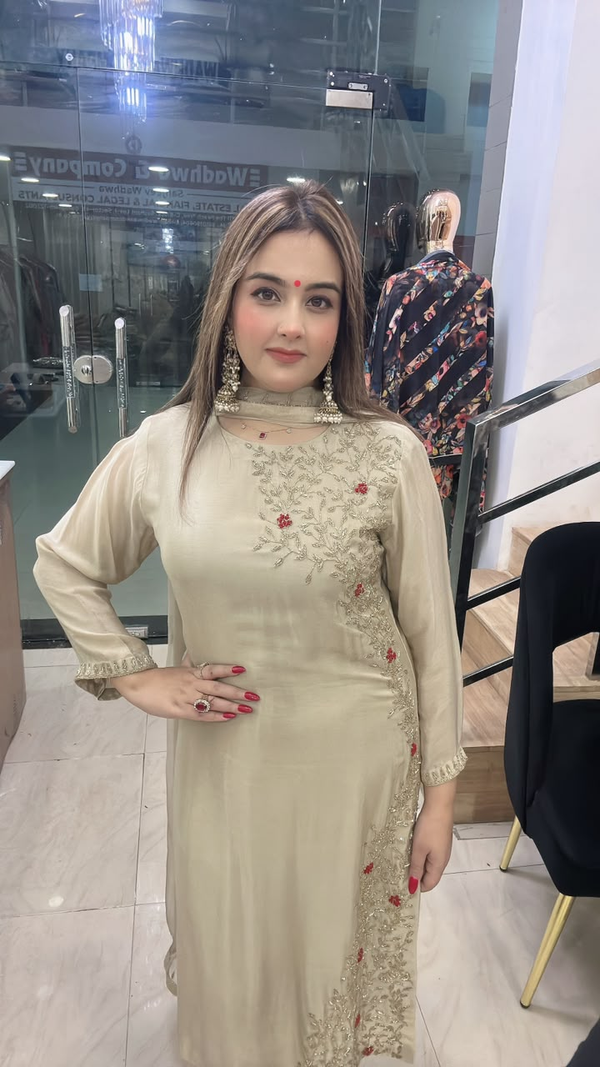 Beige pure Chinon suit with embroidery front view
